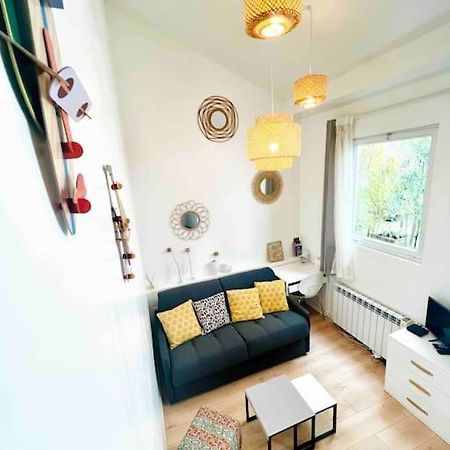 Jolie Mini Maison Lovely Tiny House Витри сюр Сен Екстериор снимка