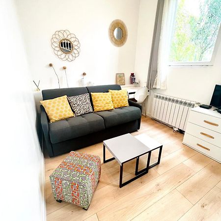 Jolie Mini Maison Lovely Tiny House Витри сюр Сен Екстериор снимка
