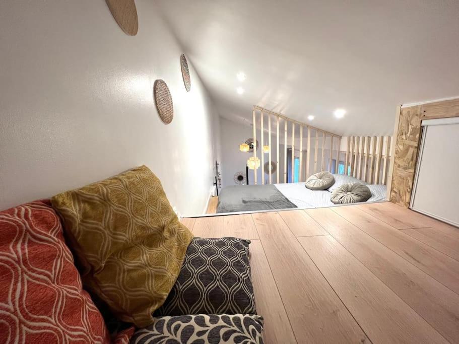 Jolie Mini Maison Lovely Tiny House Витри сюр Сен Екстериор снимка