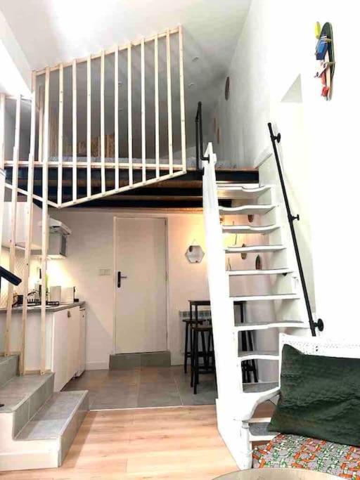 Jolie Mini Maison Lovely Tiny House Витри сюр Сен Екстериор снимка