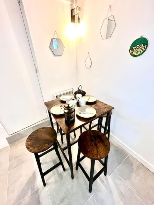 Jolie Mini Maison Lovely Tiny House Витри сюр Сен Екстериор снимка