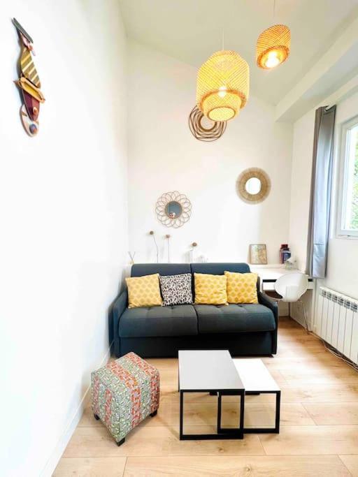 Jolie Mini Maison Lovely Tiny House Витри сюр Сен Екстериор снимка