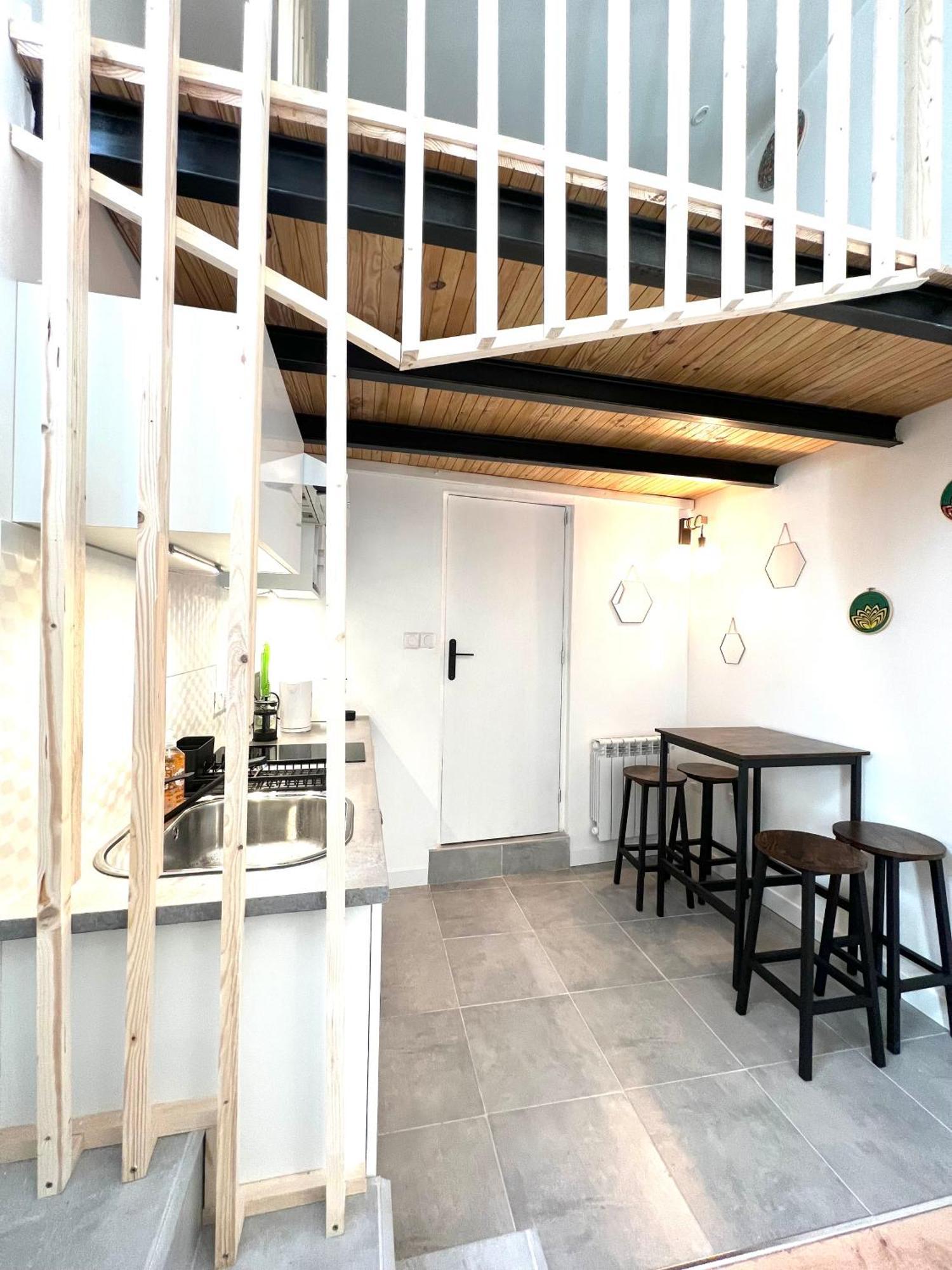 Jolie Mini Maison Lovely Tiny House Витри сюр Сен Екстериор снимка